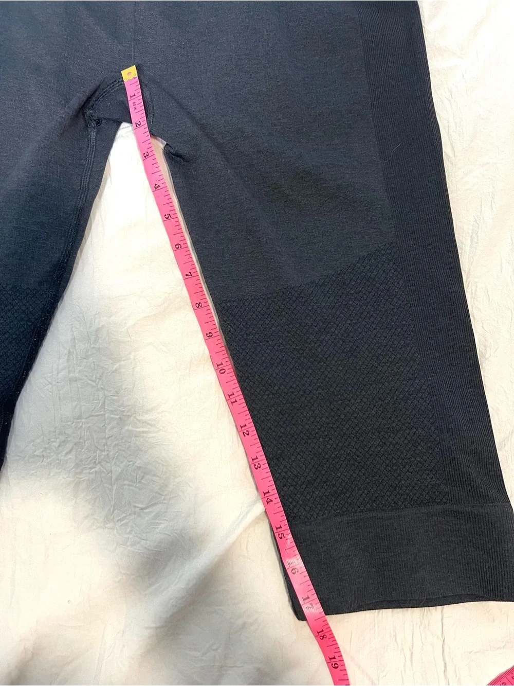 Lululemon Cropped Leggings Black SZ 12 EUC